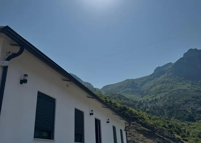 Xhoen Heaven 招待所 Shkodër