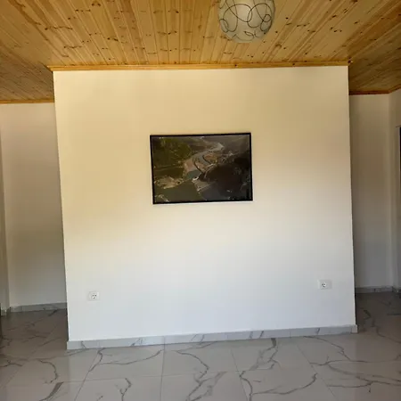 Xhoen Haven * Shkodër