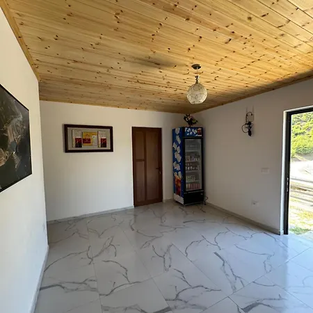 Xhoen Haven * Shkodër