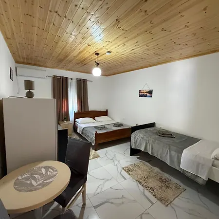 Xhoen 3* Shkodër