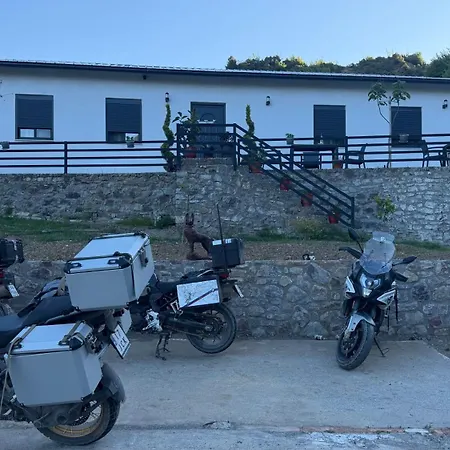 Xhoen Penzion 3*
